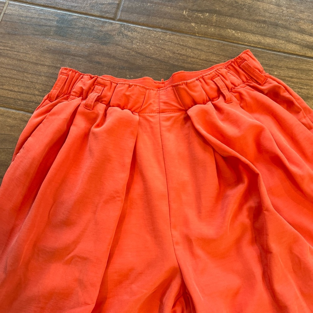 Free People Nothin' To Say Pleated Trousers in orange. Size Small. elastic waist - Picture 6 of 11